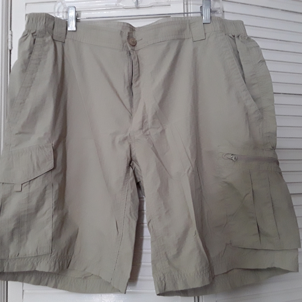 Field & Stream XL microfiber Taupe shorts